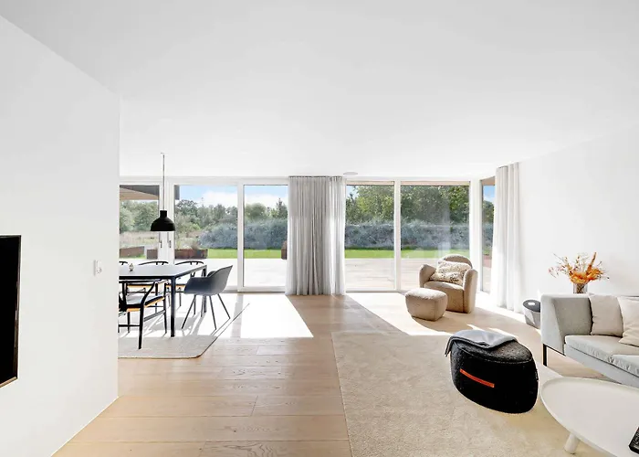 度假居 On Bornholm Close To Sea And